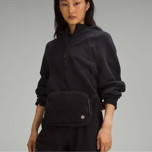 Lululemon Everywhere Sherpa Belt Bag